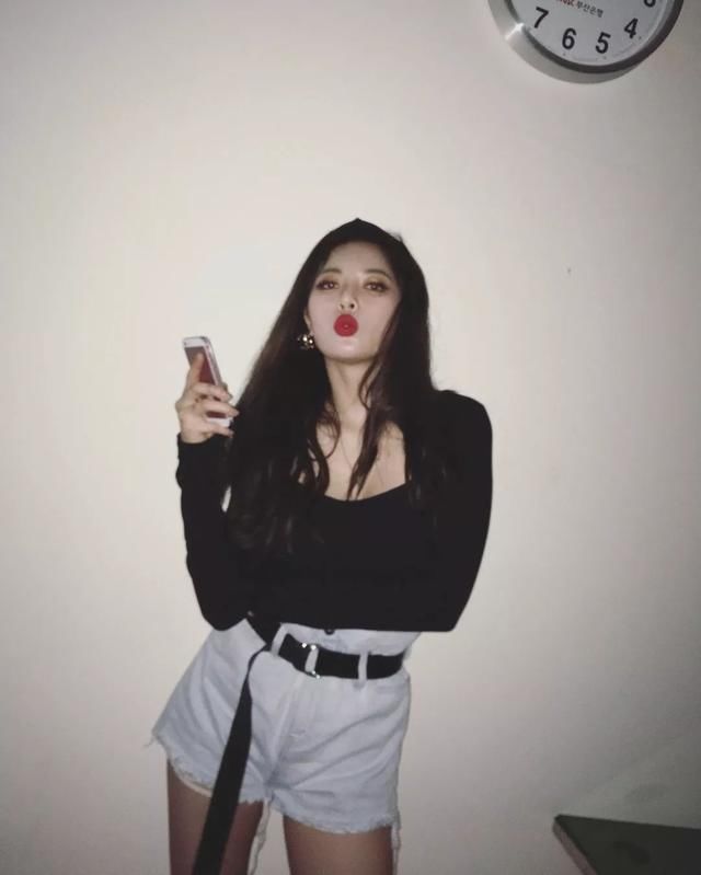 泫雅宣美比性感谁赢了?对不起这题超纲了!