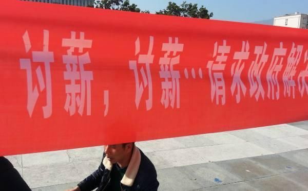 工地招人难,一天300工资也难招农民工,农村人