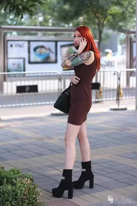 街拍:美女如云的重庆满城尽是大白腿