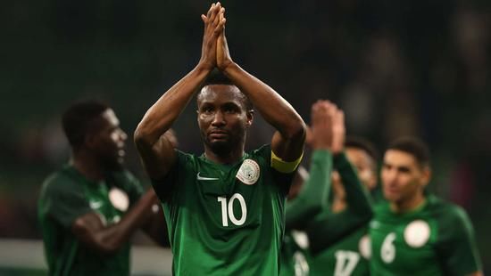 野兽足球的巅峰!一帮不知多少岁的bug,最暴力