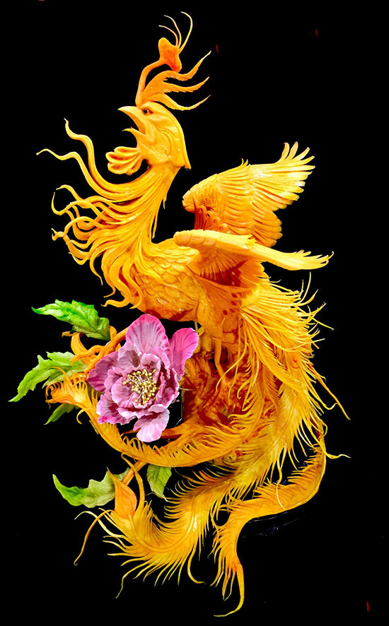 要想学好这门技艺,一方面要加强雕刻刀法的训练;另一方面,还要具有