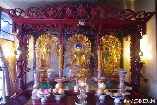 在家供奉佛菩萨像有很多好处,但也有很多忌讳!