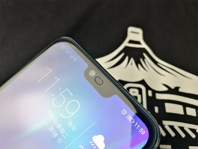 全面评测荣耀10刘海屏,玩游戏习惯了还是挺舒