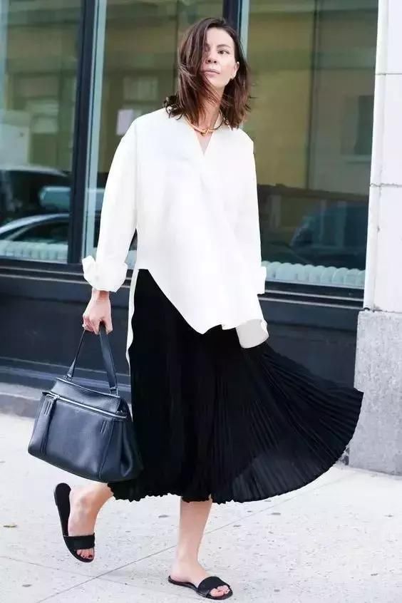 高圆圆、娜扎都在穿,百褶裙今夏为什么这么火