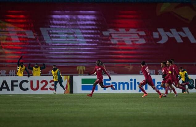 笑话!常州球迷空场抗议黑哨事件,亚足联却跑去