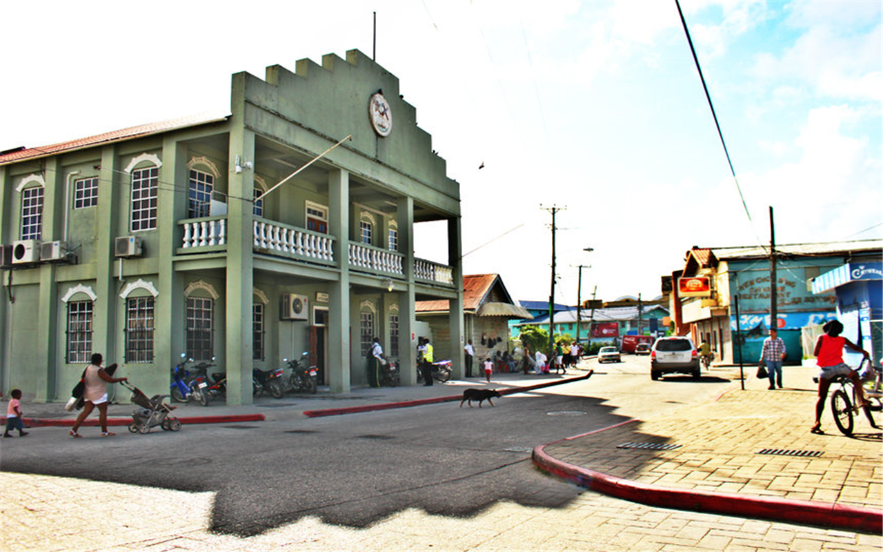 十二天后,北京宣布终止与伯利兹的外交关系,两国关系一度进入冰点.