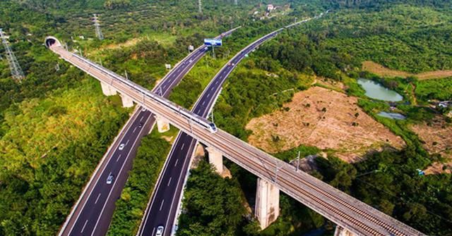 城市发展丨紧随着时代召唤的大三亚