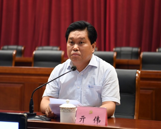 本次报告会特别邀请了北大方极规划研究院院长李金恒教授就新旧动能