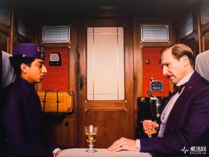 画质鲜明好色彩 海量内容 索尼X8500F令人眼