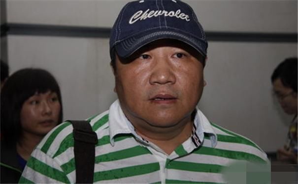 《乡村爱情》让我们对刘大脑袋的印象很深,扮演刘大脑袋的演员叫刘流