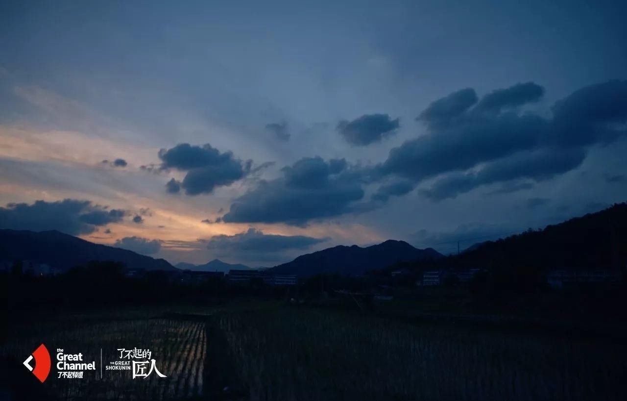 为了传承1000年前发明的木活字,他坚持了43年