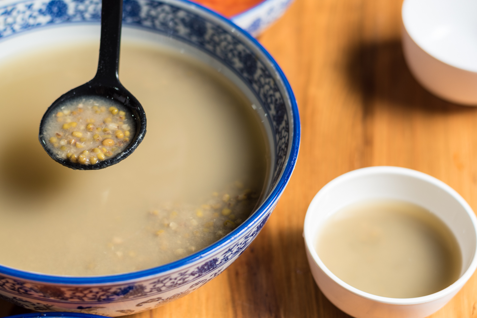 绿豆汤自古以来就是消暑神品,一碗下去神清气爽.