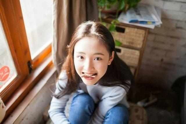 吴倩倩的照片和真人很相似,可黄灿灿的照片和