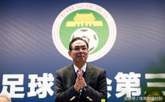 国足迎来黑暗一天,比U23七黄一红还可怕!中国