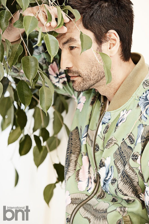 [宋仲基][新闻]170528 "太后"黑帮头目大卫·麦金尼斯:至今还偶尔和宋