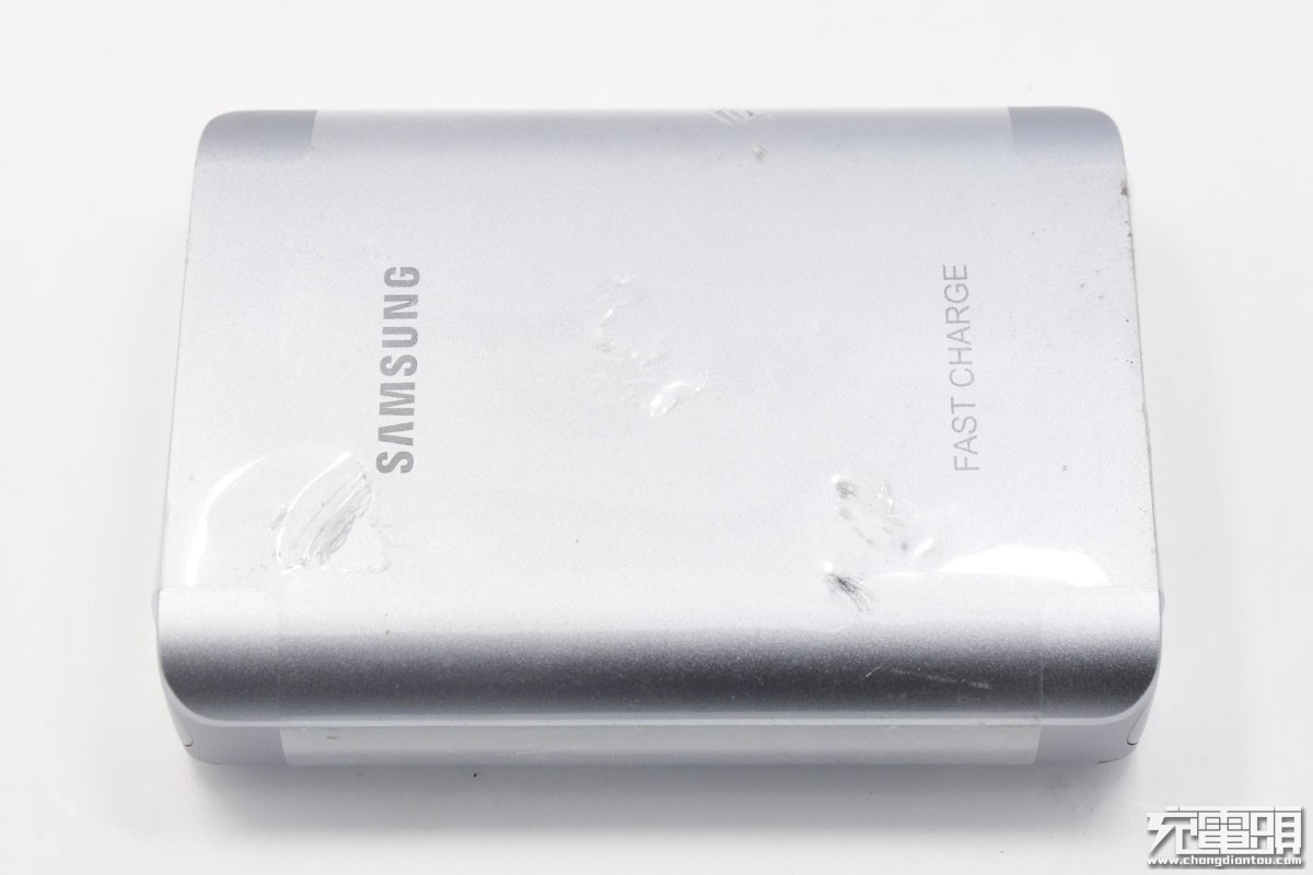 三星AFC移动电源EB-PG930拆解 三星AFC移动电源EB-PG930拆解