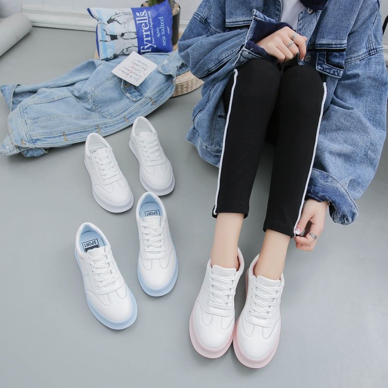 今年最流行小白鞋的款式,透气不闷脚,跟不舒适