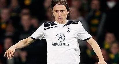 魔笛传记--世界第一中场莫德里奇的精彩足球生