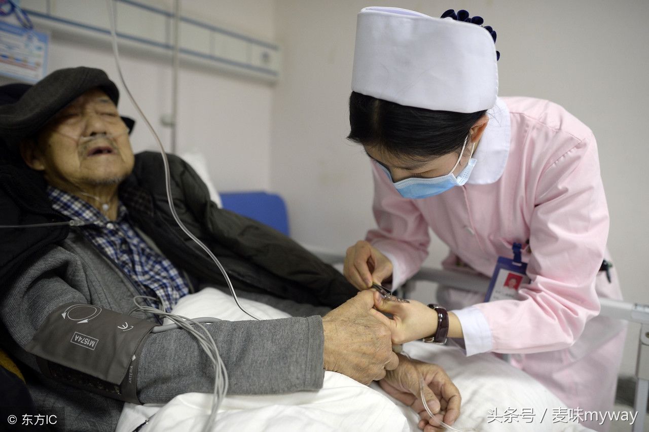 八旬老人癌症晚期扩散全身,要求子女卖房筹钱