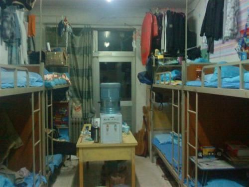 打工妹月薪6000却坚决辞职,她哭诉道:千万别去