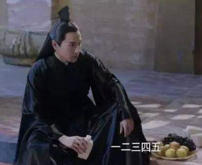 《三生三世》中,众仙饮酒姿势:白浅最美,阿离最