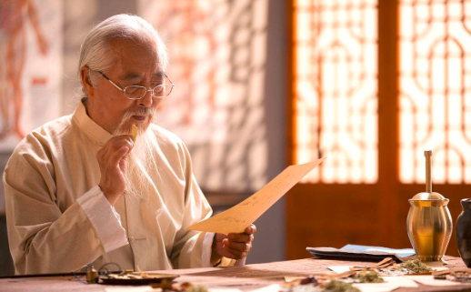 大腿内侧长红疙瘩很痒怎么办?摆脱只需一招