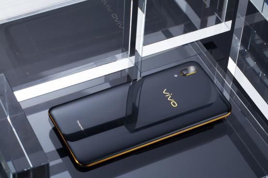 2018年买什么手机好?vivo这款一次满足全面屏