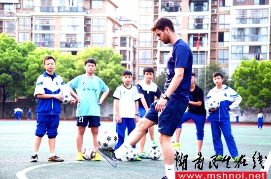 西班牙最高等级职业足球甲级联赛球员和教练到