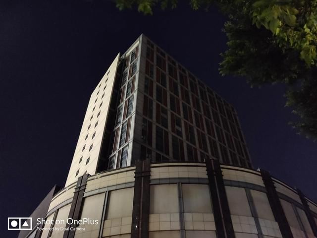 坚果R1、一加6、iPhone 8P拍照横评,苹果的相