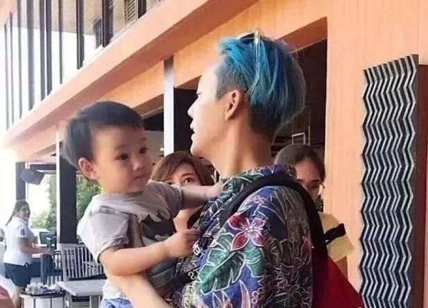 舅舅去哪儿?陈伟霆带外甥普吉岛度假