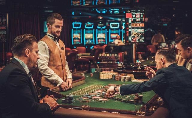 何鸿燊八字无财,为何能成为澳门赌王?资深算命