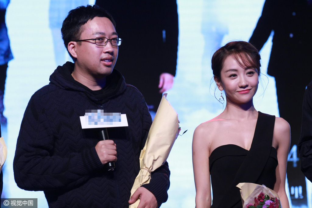 于正暴瘦现身  杨蓉性感露乳沟台上“踢人”