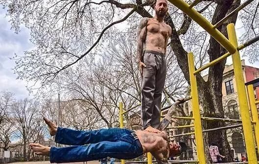 10个徒手健身动作从易到难,你能做到第几个?