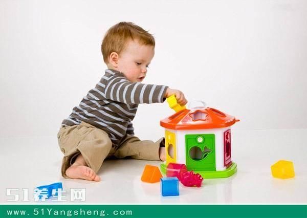 新生儿喂奶后为什么需要拍嗝?