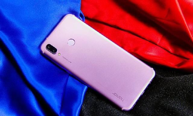 荣耀V10售价再刷新低 网友:荣耀Play怎么办?