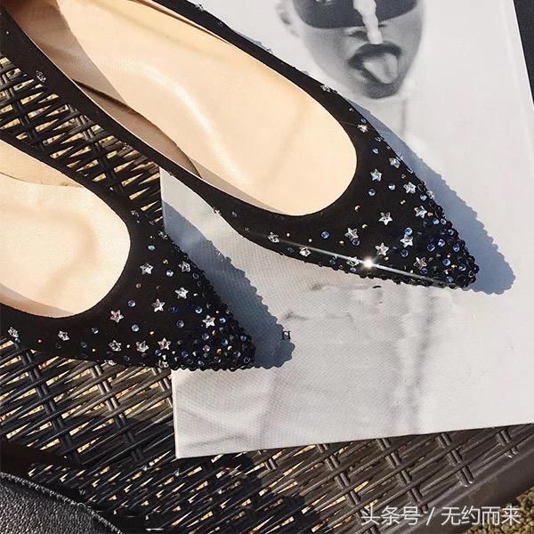 江疏影的大长腿离开简约一字带口高跟凉鞋你们