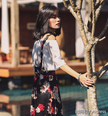 女生有小肚腩穿衣尴尬?这样穿搭完美遮挡你的