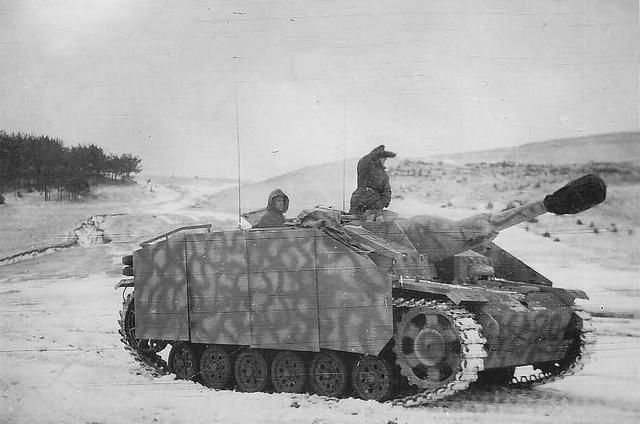 二战装甲战斗车辆 之 德国号105毫米突击榴弹炮