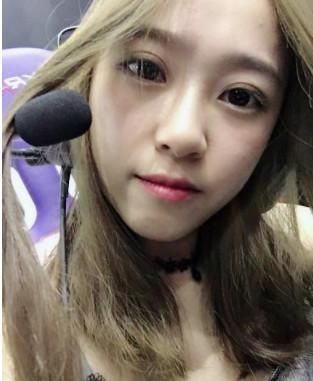 uzi变身深渊巨口,喷了裁判小姐姐一身,求阴影面积!