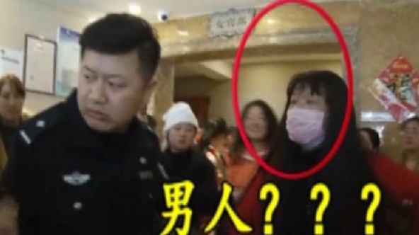 男扮女装进女浴室偷拍 作案动机竟是 男扮女装进女浴室偷拍 作案动机竟是