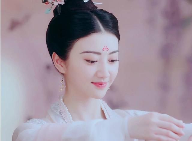 钟楚曦抢了景甜的金主?景甜是不是不混国际了