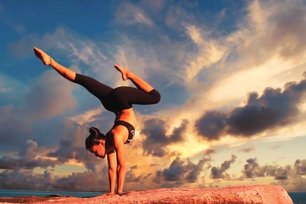 练习瑜伽,热身对于瑜伽初学者来说是一件大事