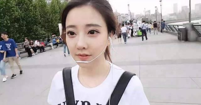 27岁冯提莫背景曝光,整容还离过婚?网友:难怪