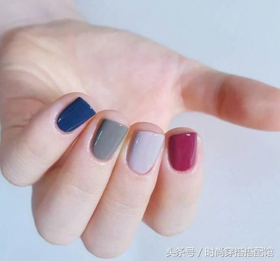 美甲跳色搭配款式 多色混搭更不错
