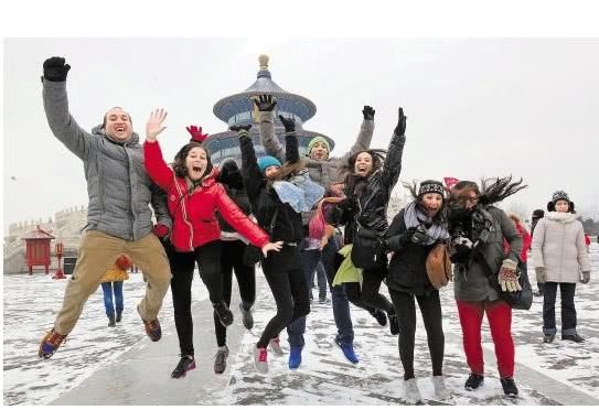 中国旅游团在加拿大发生事故,天价医疗费苦恼