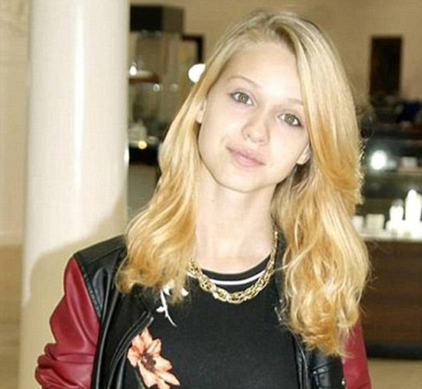 16岁少女吊死在学校厕所 生前曾因种族歧视被孤立 16岁少女吊死在学校厕所 生前曾因种族歧视被孤立