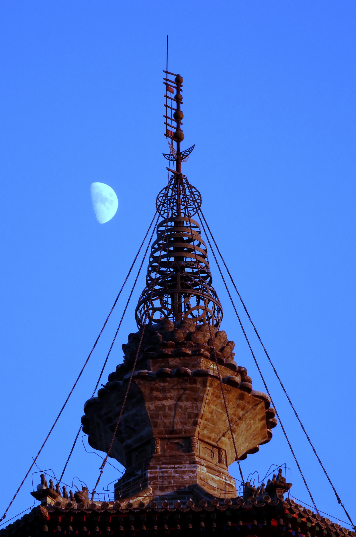 北京燃灯塔的光影之美