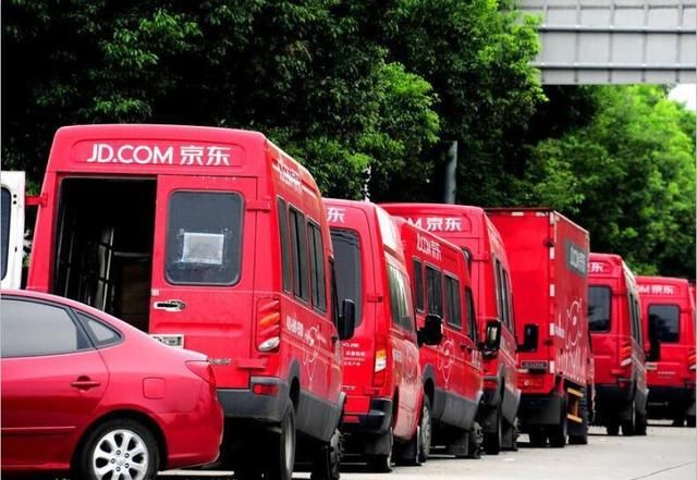 如今快递堆积如山,为什么会有如此多的快递员