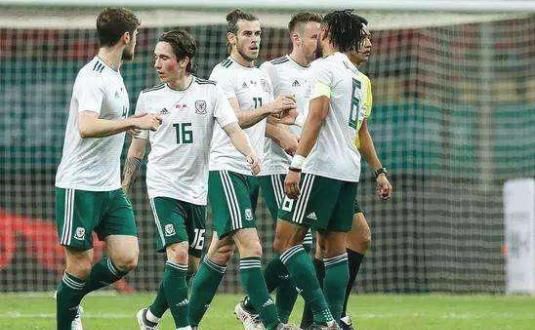 开心一刻:关于国足的幽默搞笑段子 笑的我都肚