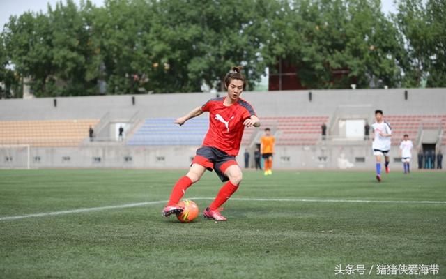 鹿晗携手30位传奇球星 助力名人赛 齐聚上海虹口